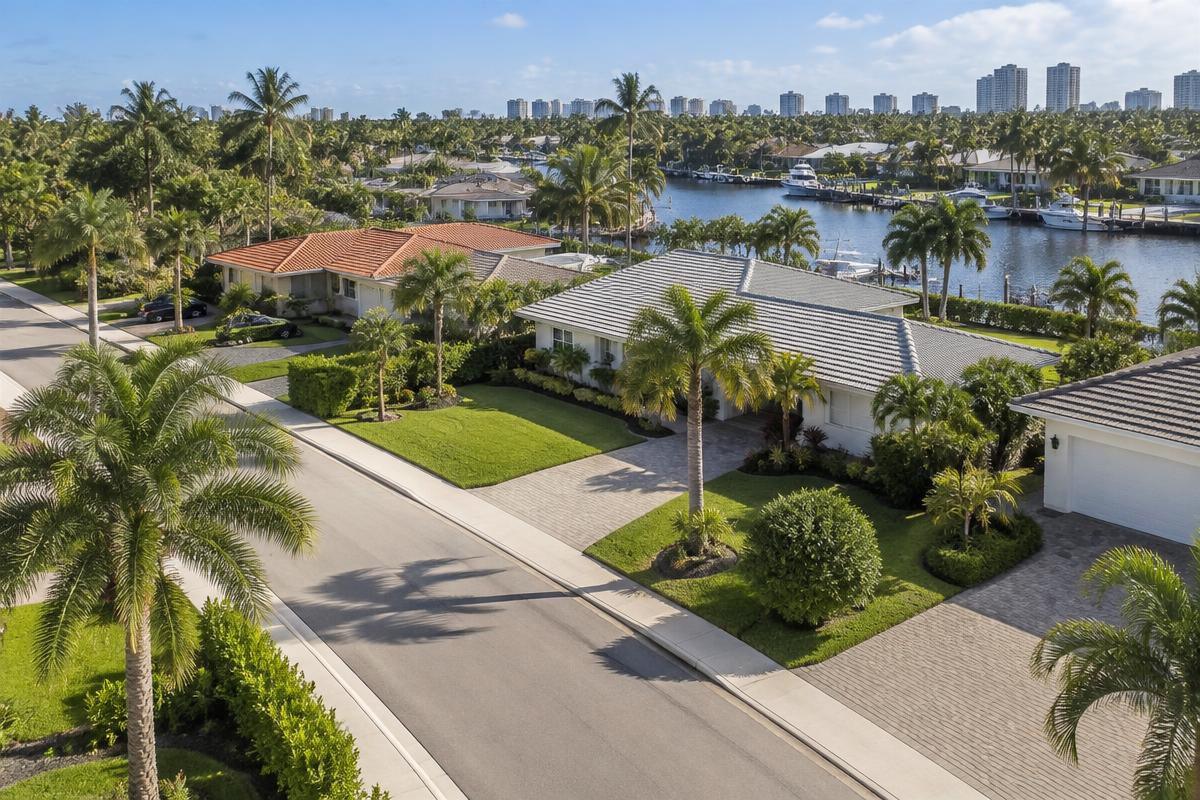 Fort Lauderdale waterfront neighborhood served by Need a Plumber, Inc.